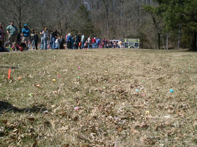 2013 Egg Hunt 1-4 year olds-Photo by Connie Ehrhart